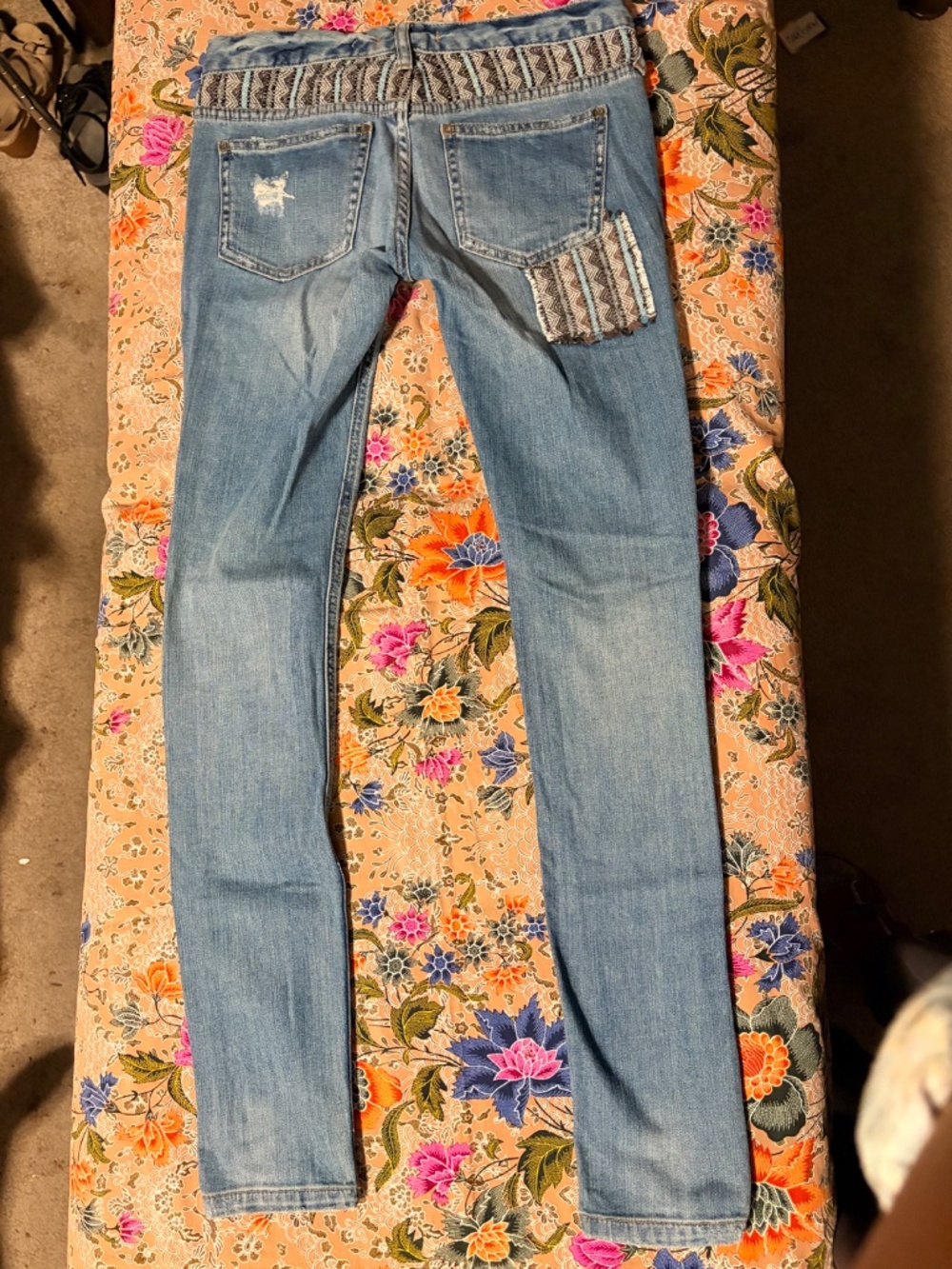 Free People patched distressed jeans size 24 - Picture 3 of 8